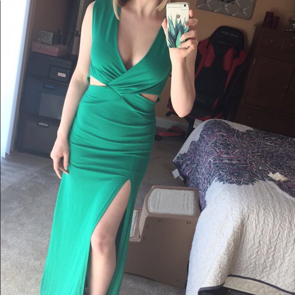 Beautiful formal / cocktail / wedding guest dress